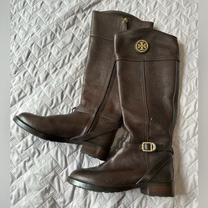 NWOT Tory Burch size 8 Theresa riding boots with dust bag